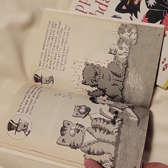 ● Bad Kitty Book Bundle - Picture 7 of 8